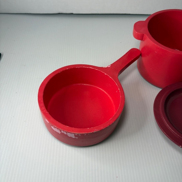Melissa & Doug Deluxe Wooden Kitchen Accessory Set Red - Pots & Pans 5 pcs 2610 - Picture 9 of 15